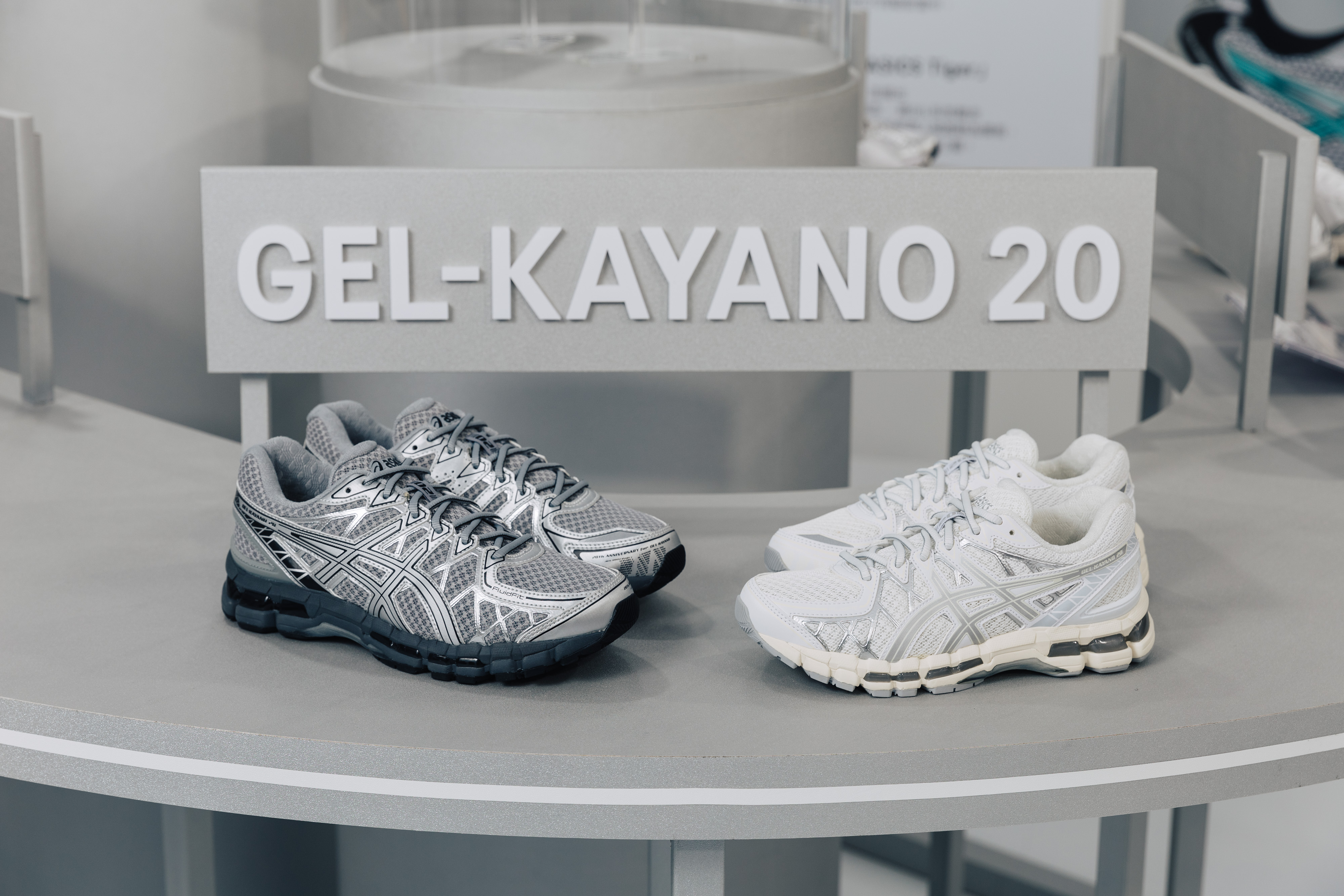 GEL-KAYANO 20